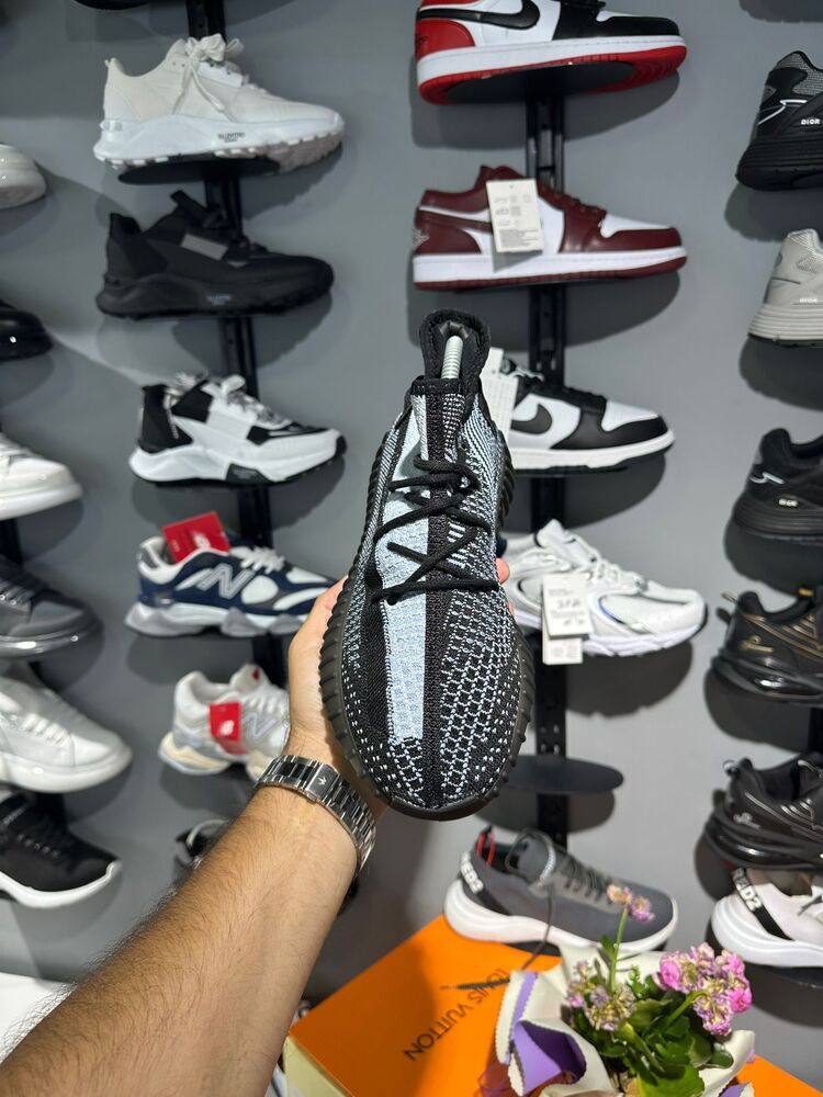 SİYAH BEBE MAVİ YEEZY