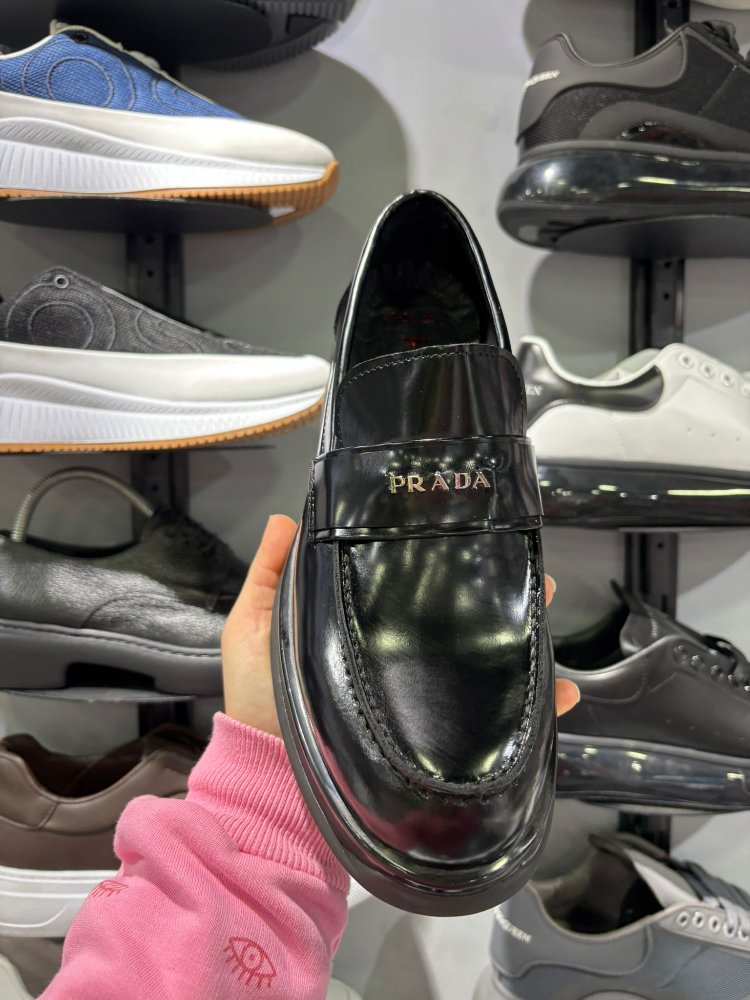 SİYAH PRADA