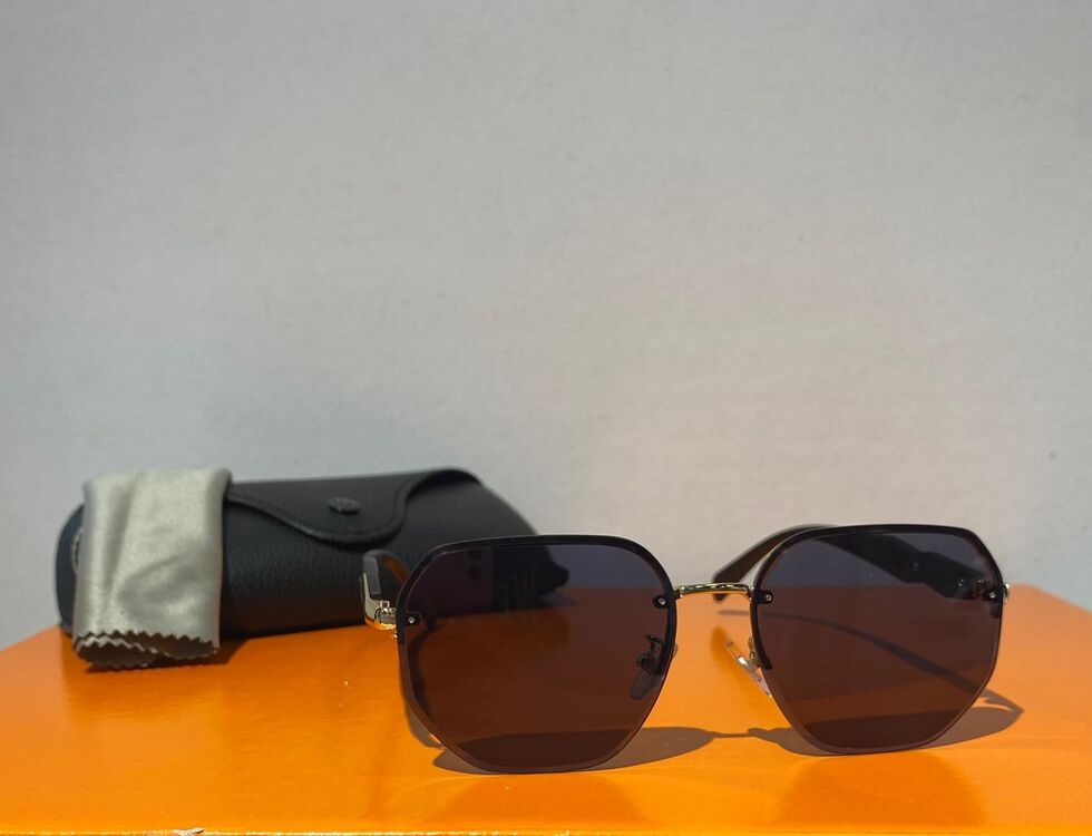 PRADA İTHAL KALİTE GÖZLÜK
