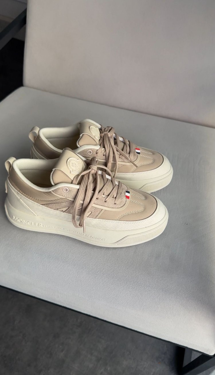 KREM MONCLER