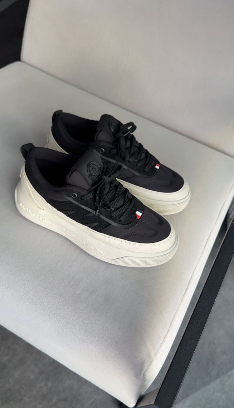 SİYAH MONCLER