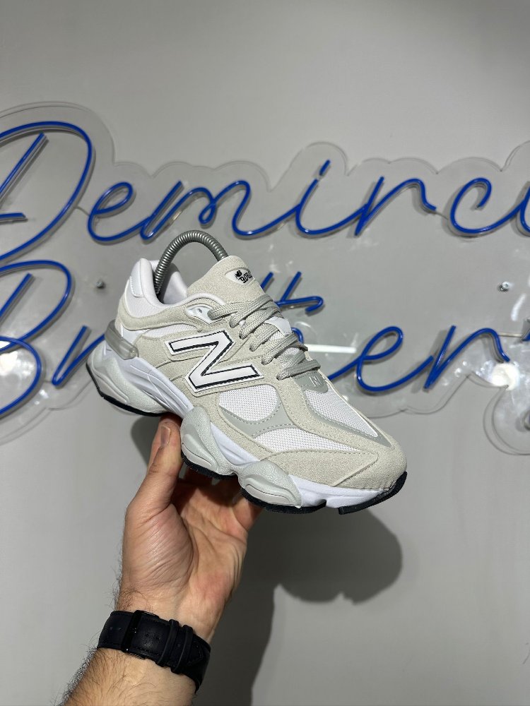 GRİ NEW BALANCE 9060