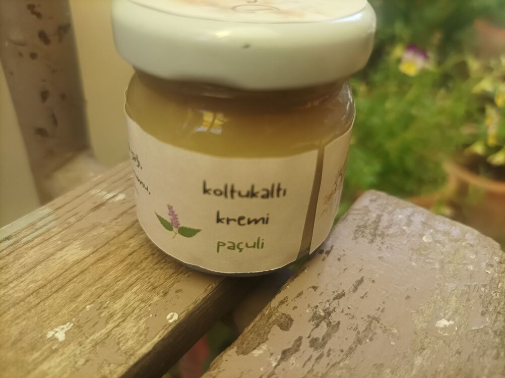 koltukaltı kremi -paçuli-
