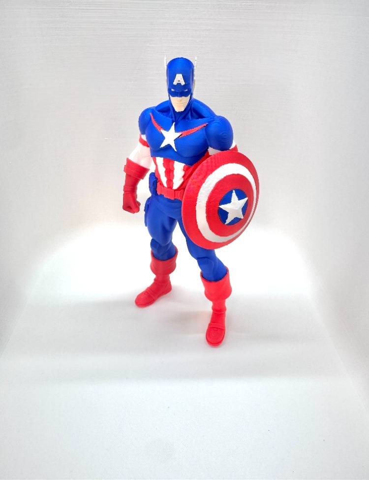 Özel Üretim Captain America (Marvel) 3D Baskı Koleksiyon Figürü (18 cm)
