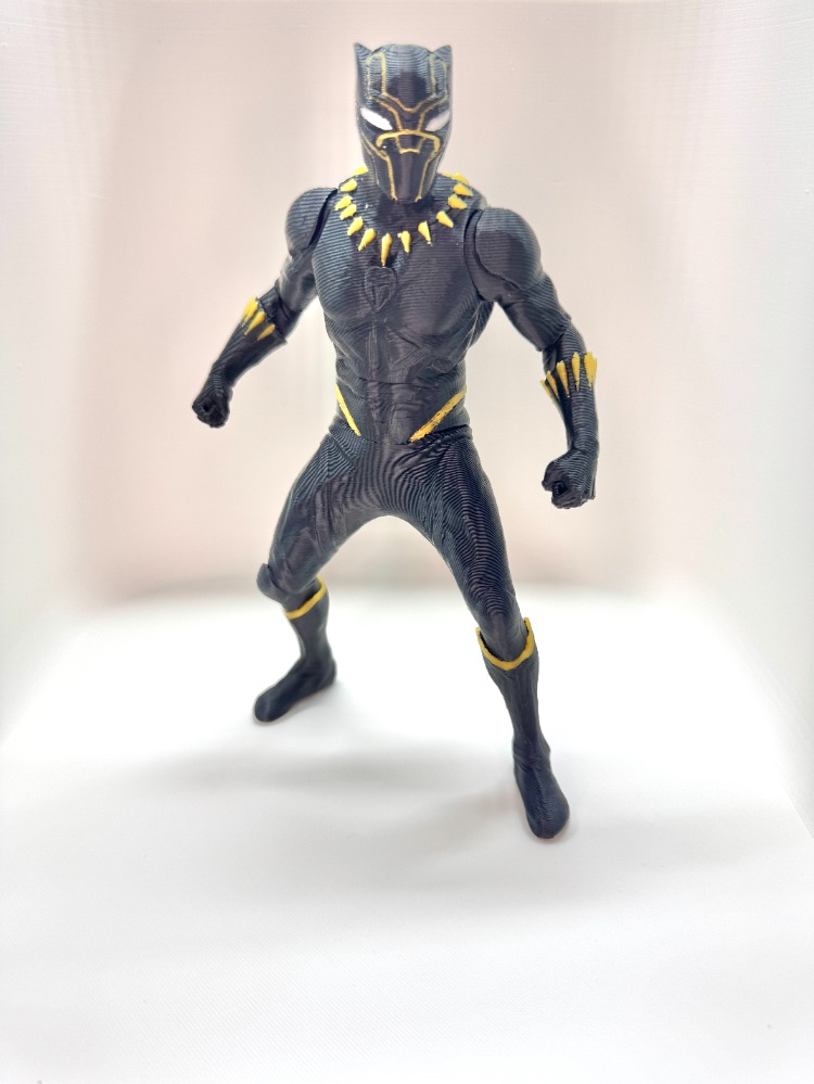 Özel Üretim Black Panther 3D Baskı Koleksiyon Figürü (18 cm)