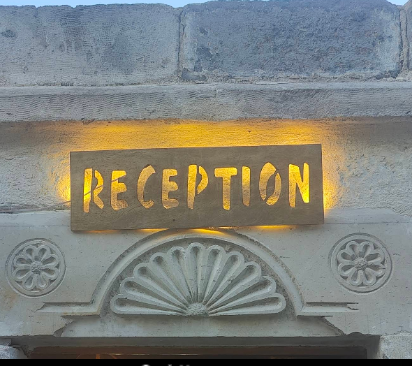 Işıklı Reception Tabelası
