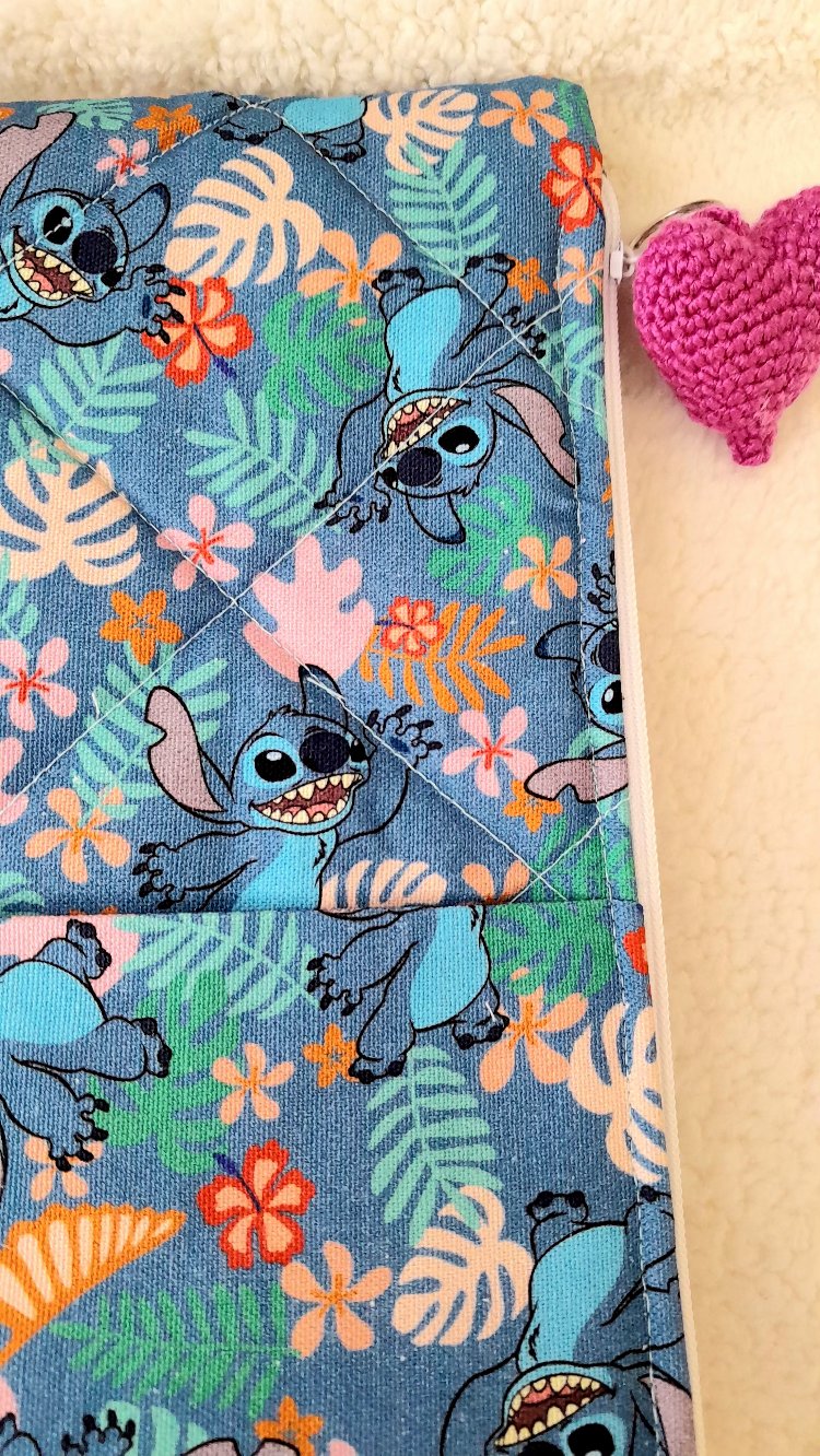 Stitch desenli tablet kılıfı