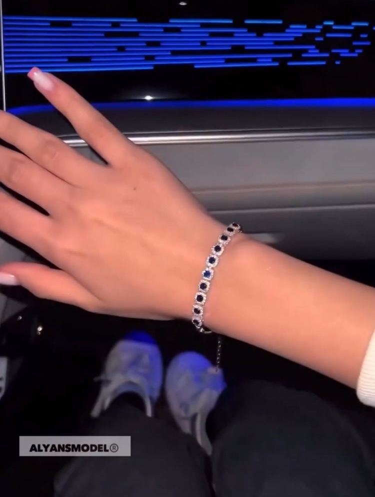 Swarovski Pırlanta Kesim Kare Safir Taş Bileklik