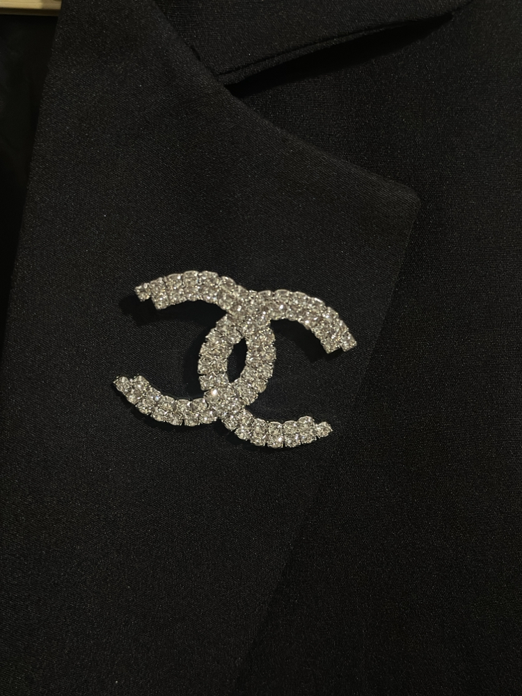 Chanel broş