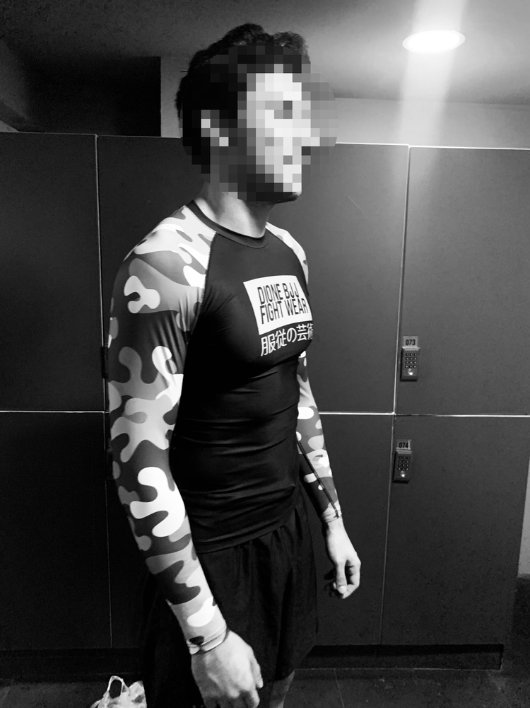 Dione BJJ “Pes ettirme sanatı” RASHGUARD