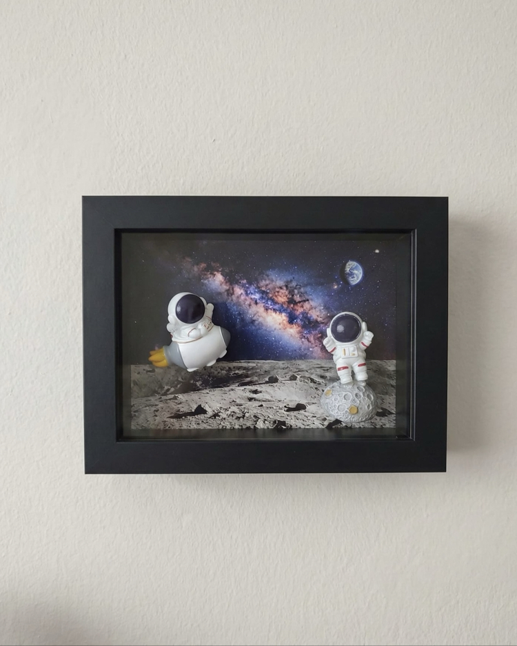 Astronot Figürlü 3D Tasarım Çerçeve