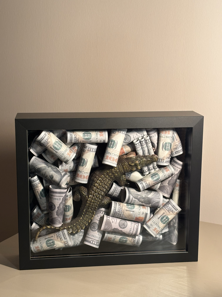 Golden Croc Derinlikli 3D Tasarım Çerçeve – Özel Konsept Dekor