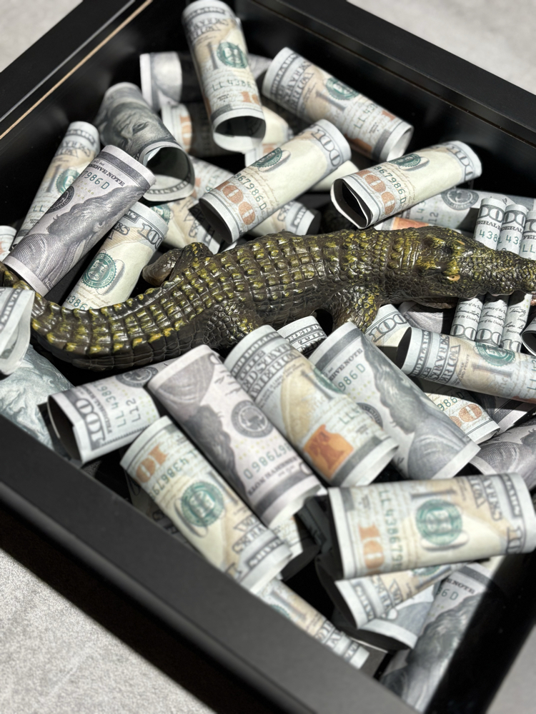 Golden Croc Derinlikli 3D Tasarım Çerçeve – Özel Konsept Dekor