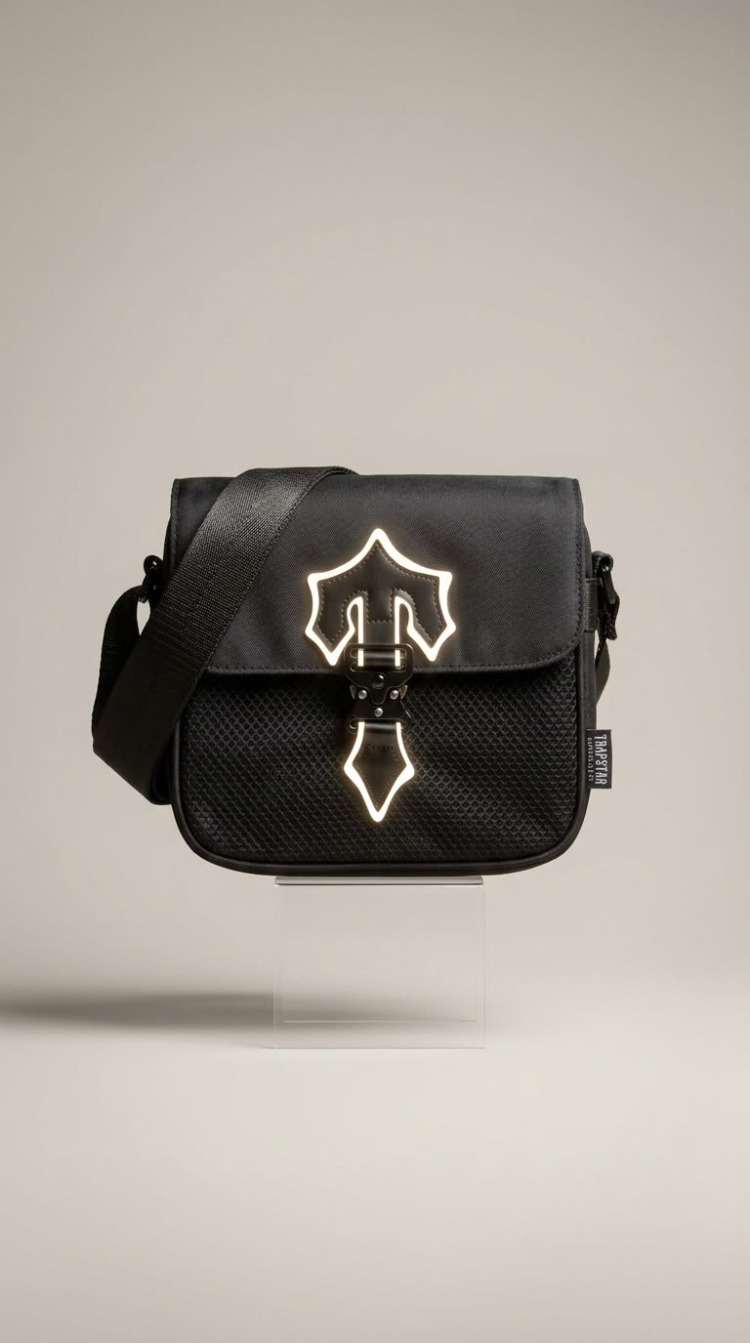 Trapstar Siyah-Beyaz Reflektörlü Irongate Bag