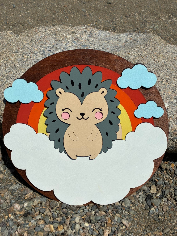 Özel Kirpi Figürlü Ahşap Kapı Süsü - 30 cm Gökkuşağı ve El Boyaması