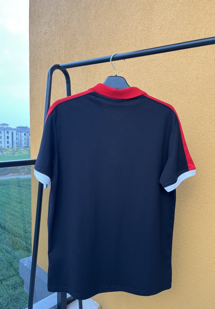 Lacoste Kırmızı Omuz Detaylı