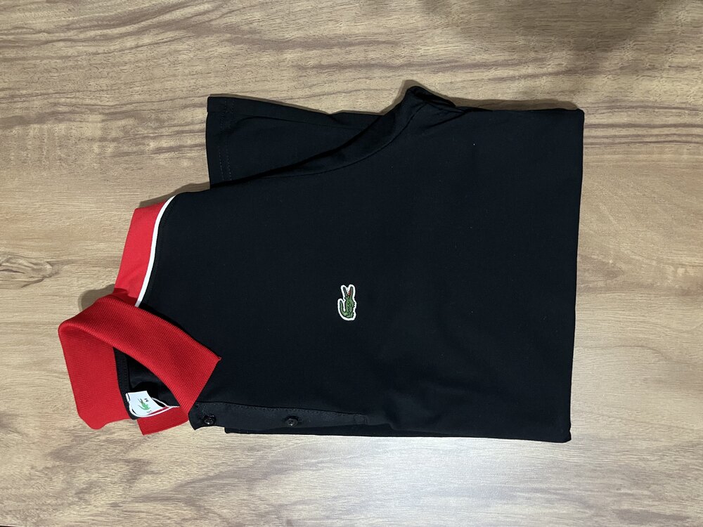 Lacoste Kırmızı Omuz Detaylı