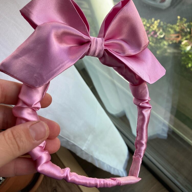 Pembe lohusa tacı