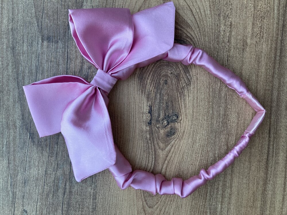 Pembe lohusa tacı