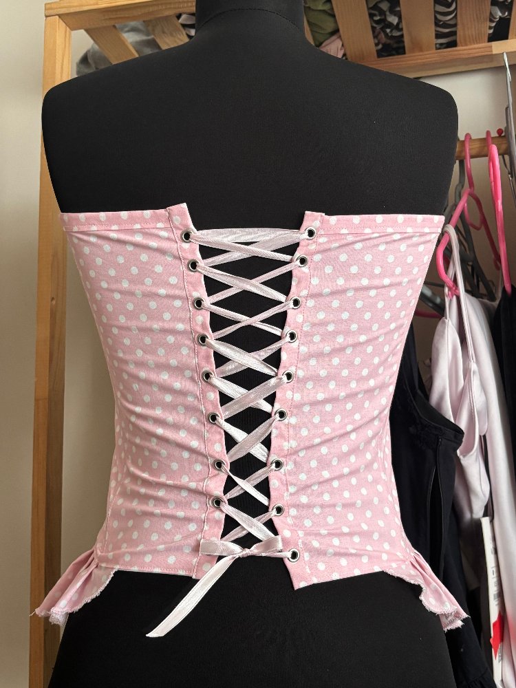 Dolly Up • Puantiye Korse