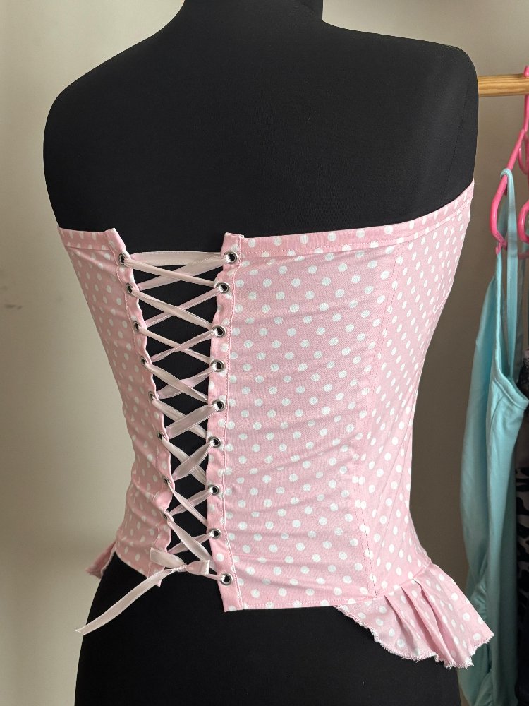 Dolly Up • Puantiye Korse