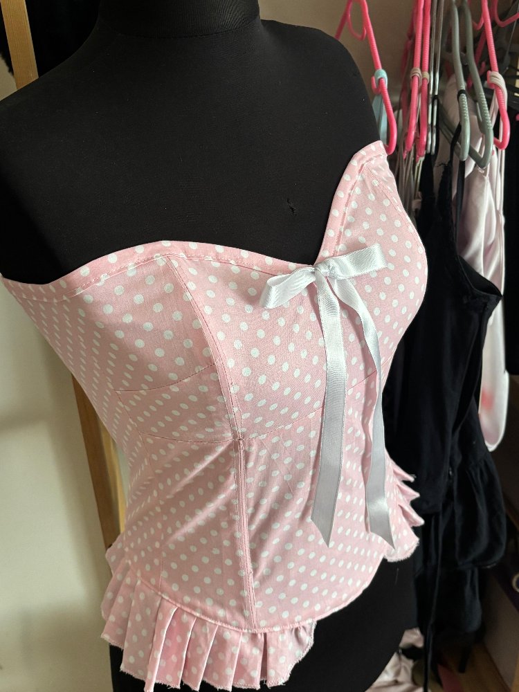 Dolly Up • Puantiye Korse