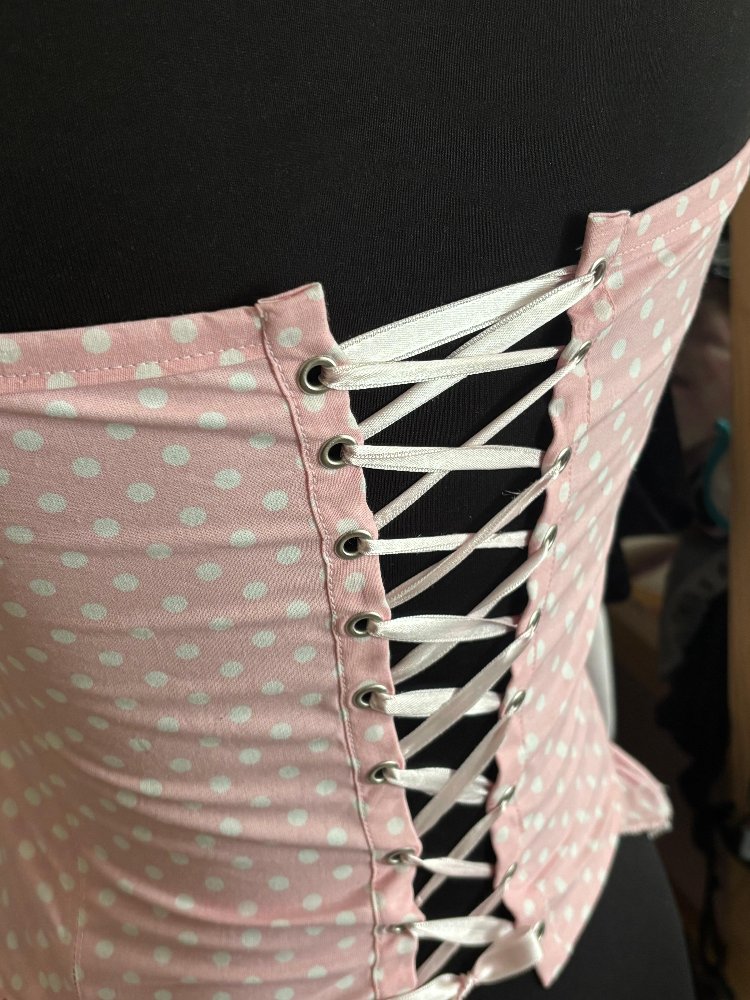 Dolly Up • Puantiye Korse