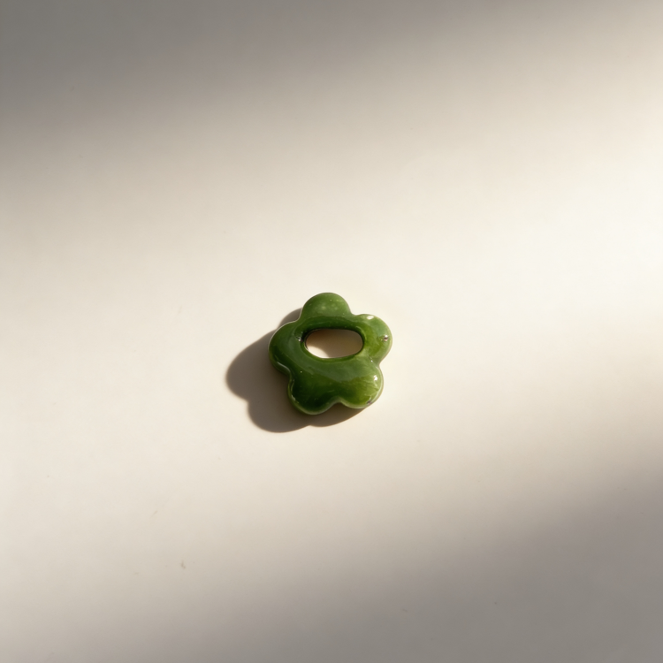 Mini Matcha Leaf Seramik Charm Kolye / Çanta & Pantolon Aksesuarı