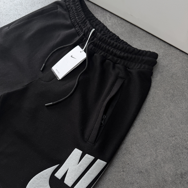 Nike Big Swoosh Logo Şort | Siyah