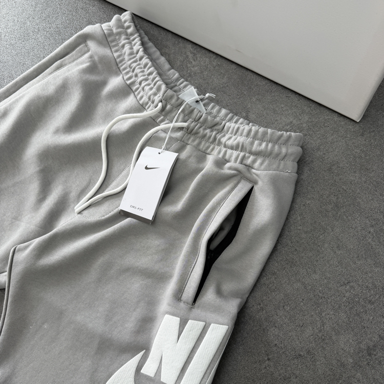 Nike Big Swoosh Logo Şort | Gri