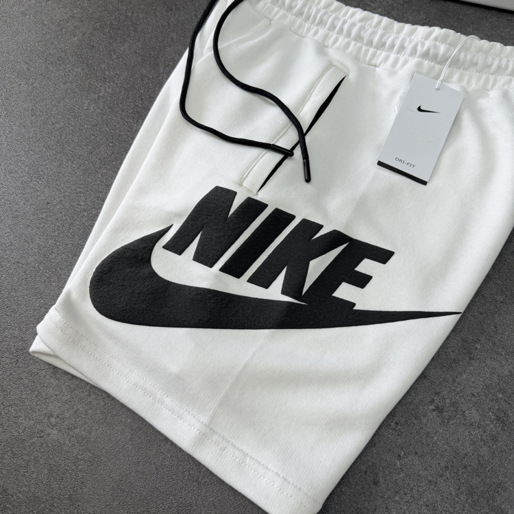 Nike Big Swoosh Logo Şort | Krem