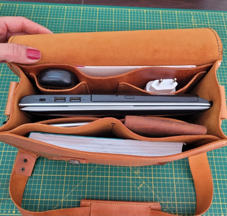 OSLO çok cepli, 13 inç laptopa uygun