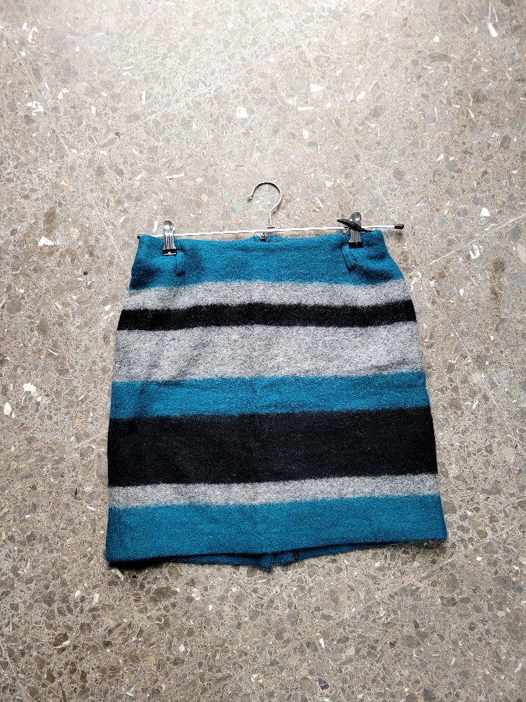 Cool wool skirt