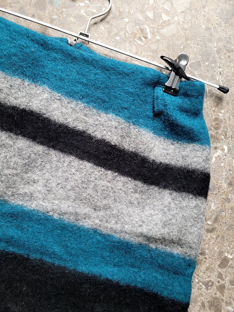 Cool wool skirt