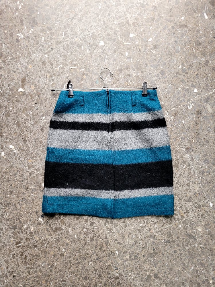 Cool wool skirt