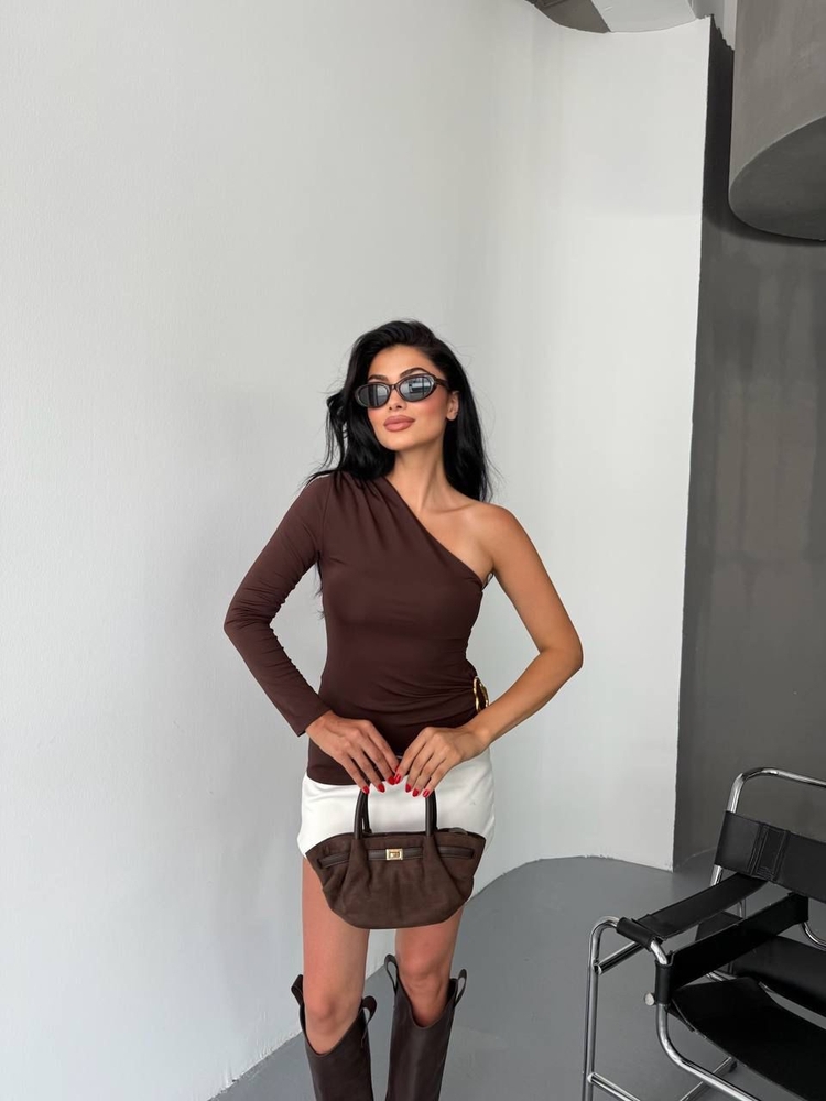 Kahverengi omuzu açık crop 