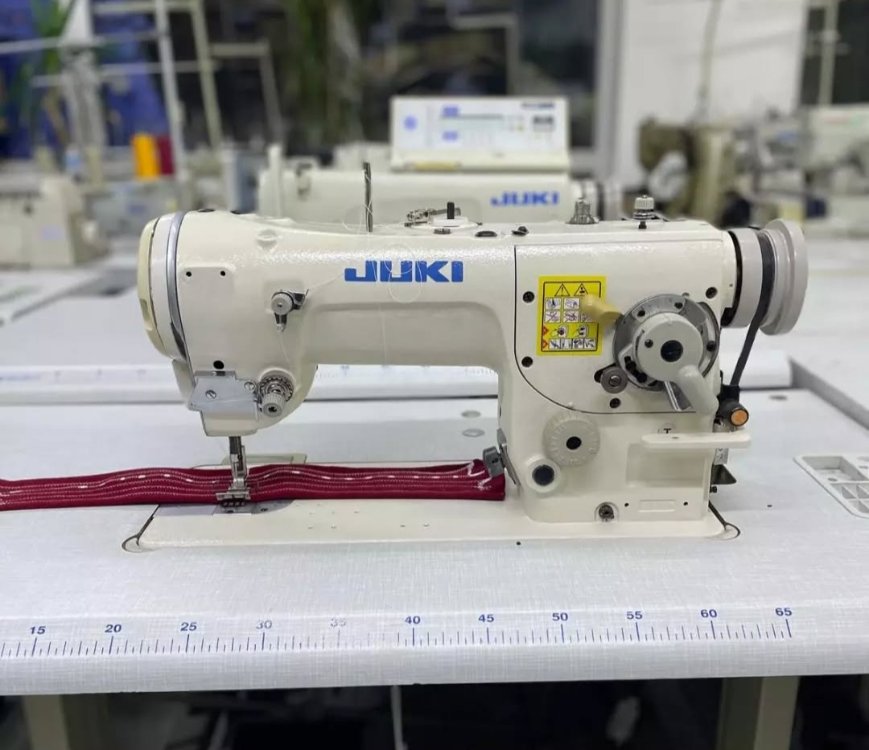 Juki hem atlar hem diker zikzak sessiz motor