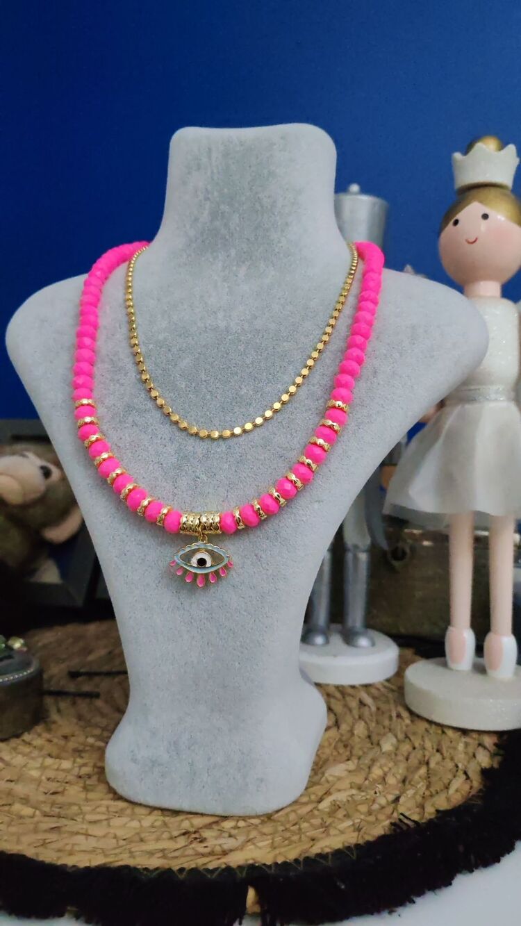 Pembe kolye ve ezme zincir
