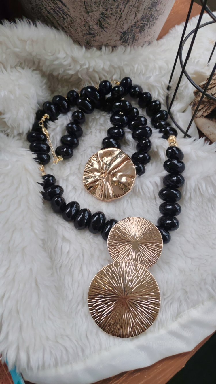 Gold plaka kolye 