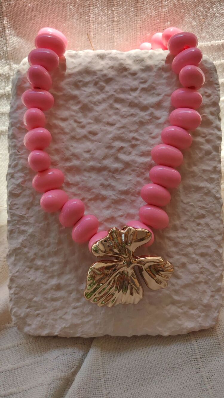 Pembe Çiçek Kolye