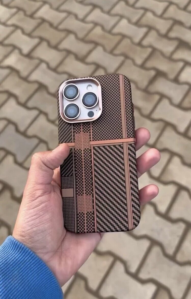 İPhone Fiber Carbon Kılıf -Bronz Carbon