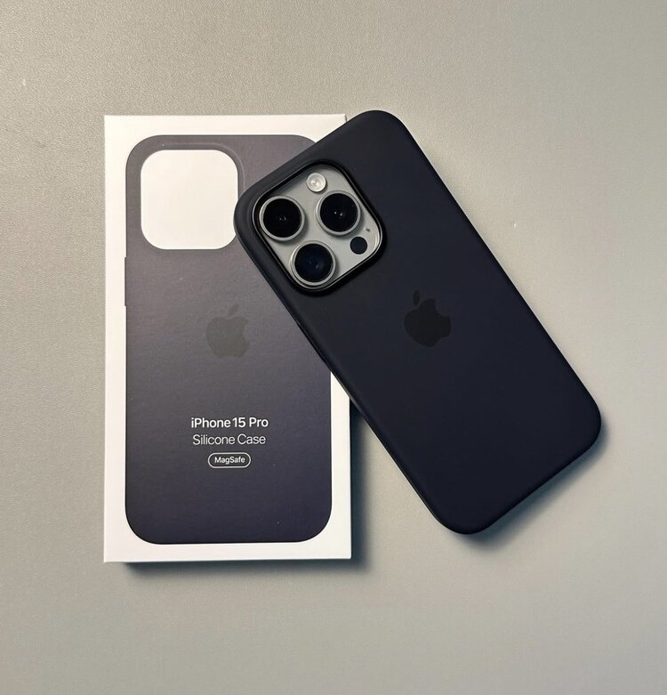 İPhone MagSafe Özellikli Slicon Kılıf-Siyah