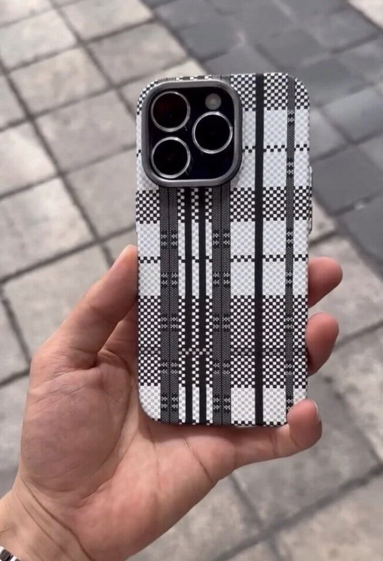 İPhone Fiber Carbon Kılıf -Black and White