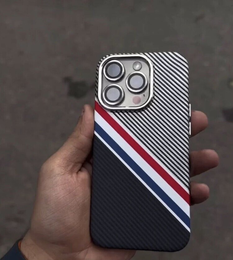 İPhone Fiber Carbon Kılıf -Fransız Çizgisi