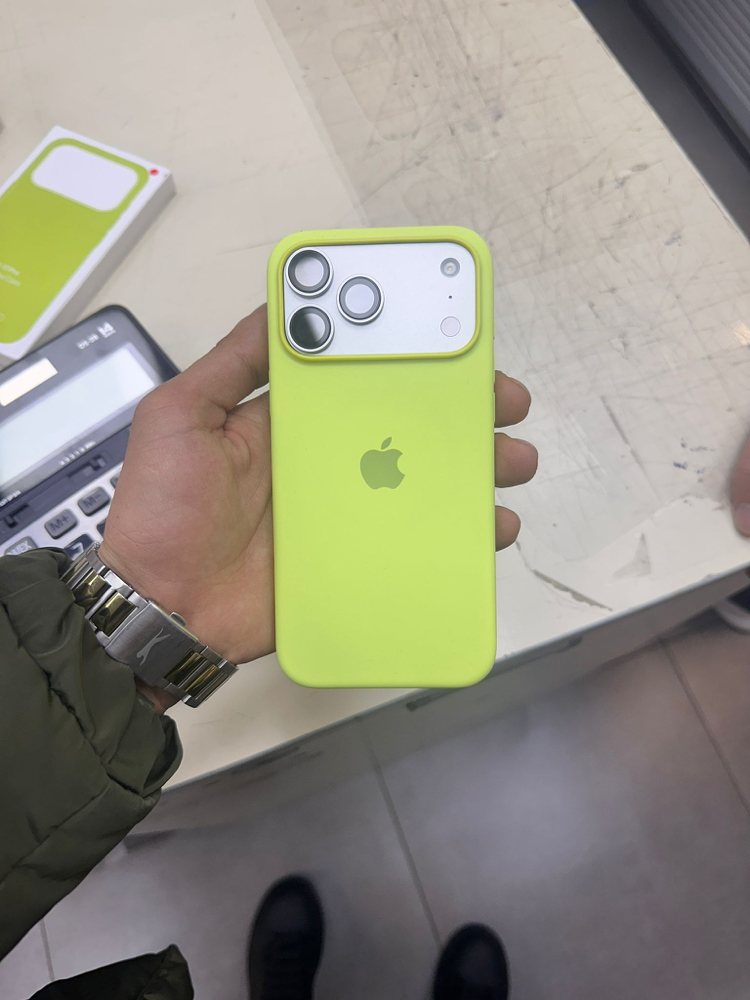 iPhone MagSafe Özellikli Silicon Kılıf - Neon Sarı