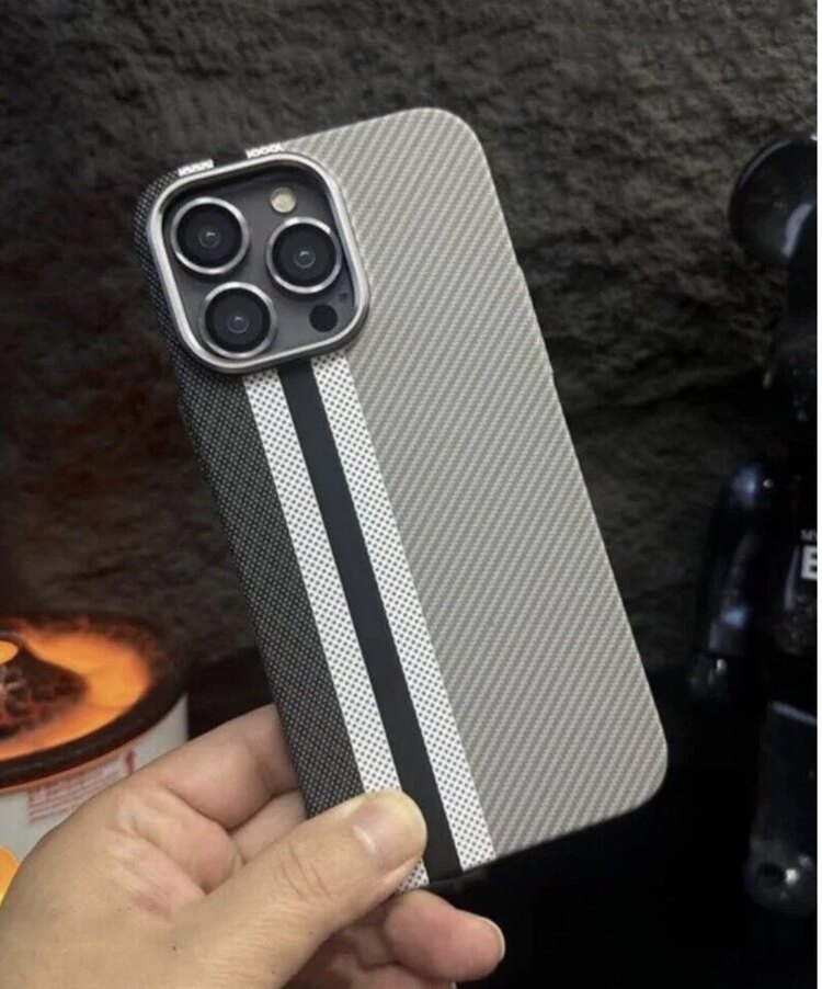 İPhone Fiber Carbon Kılıf -Gri Carbon