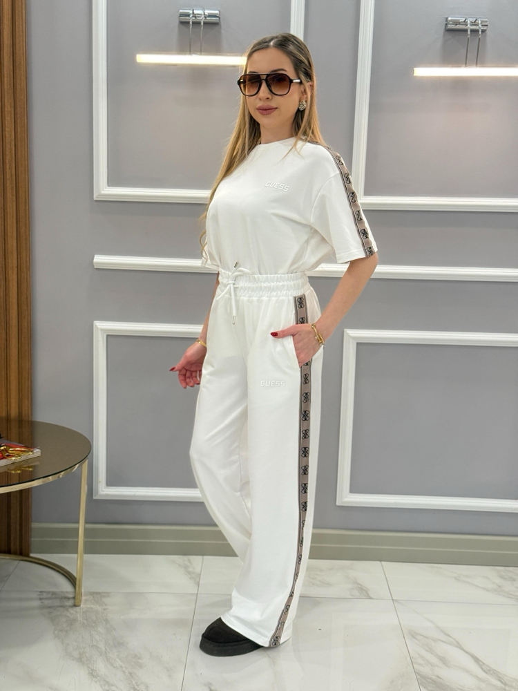 Guess şeritli beyaz takım