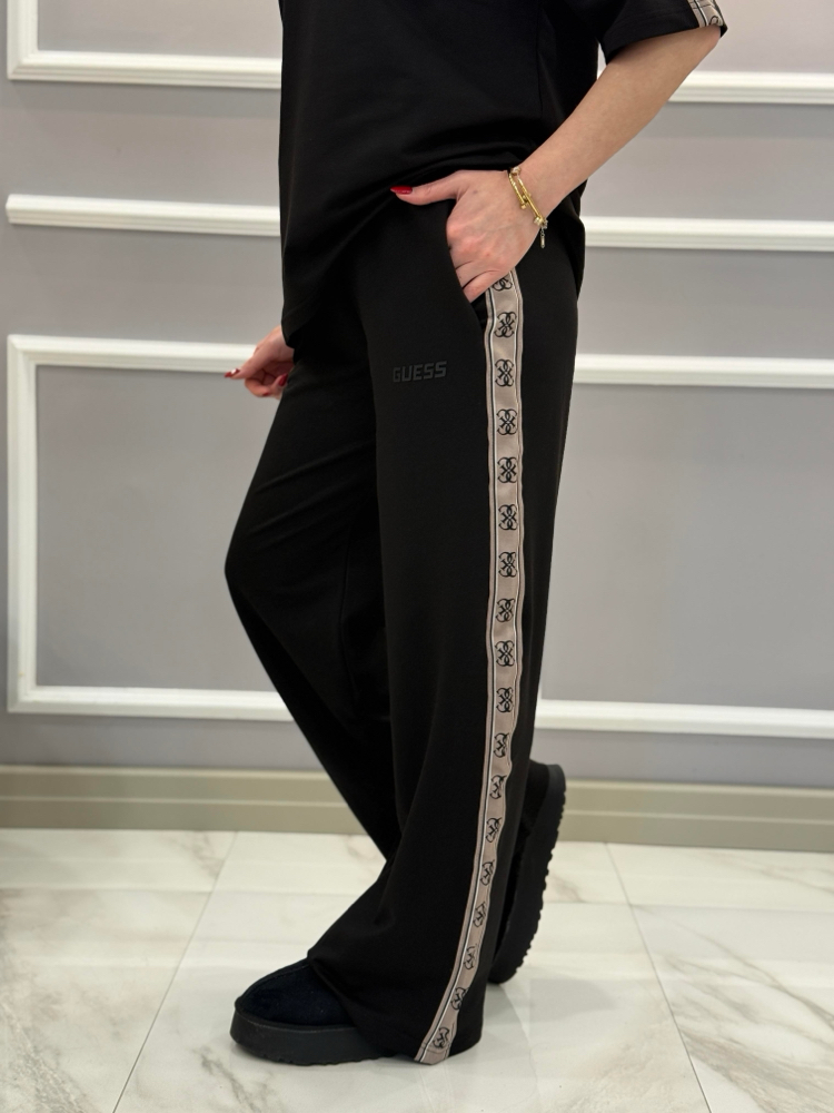 Guess şeritli siyah takım