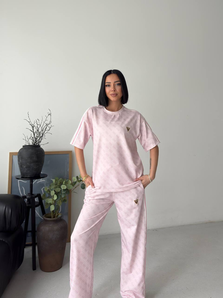 Guess pembe ikili takım
