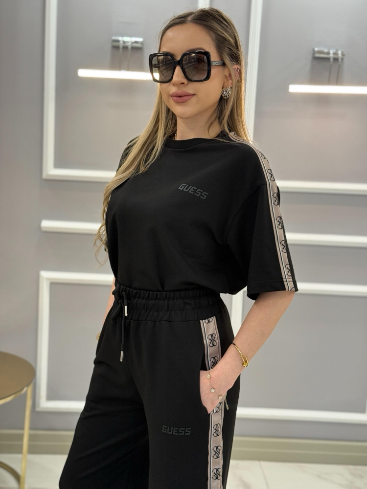 Guess şeritli siyah takım